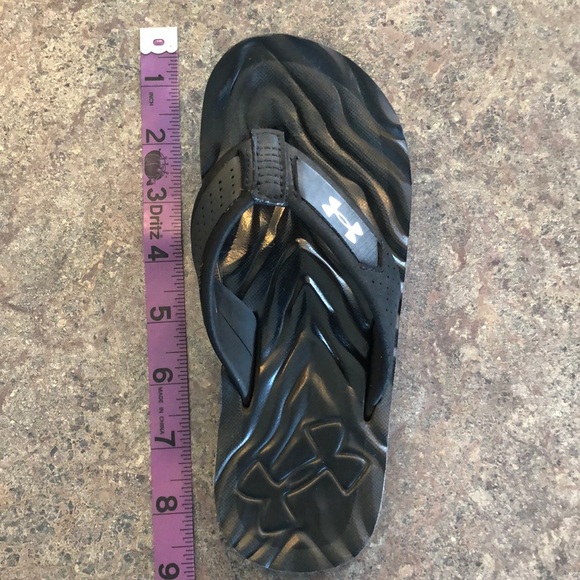 Under Armour sandals size US 1 - Picture 3 of 3